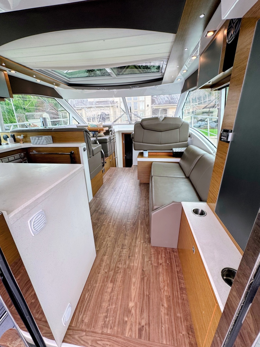 2016 Cruisers Yachts 45 Cantius