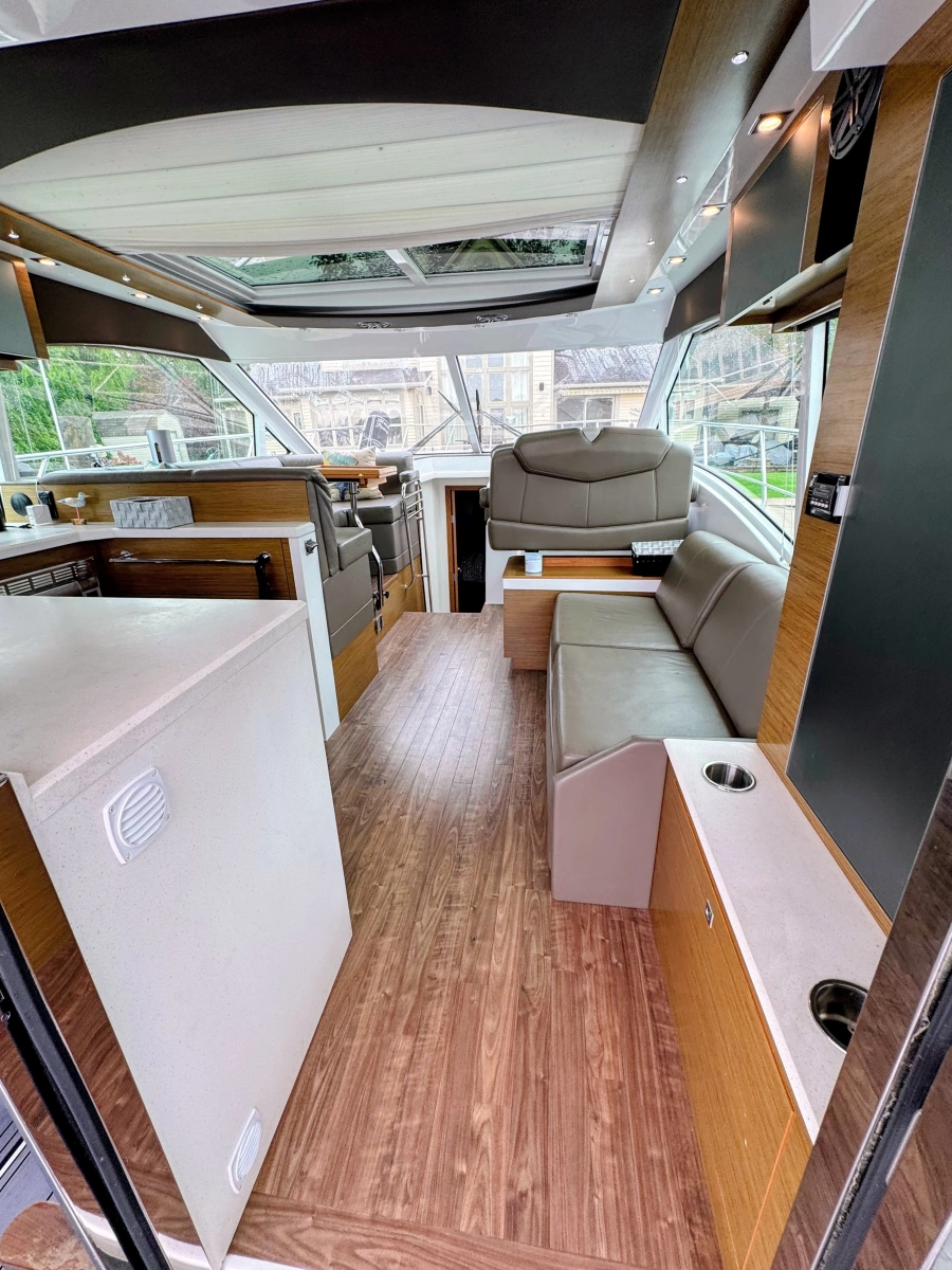 2016 Cruisers Yachts 45 Cantius