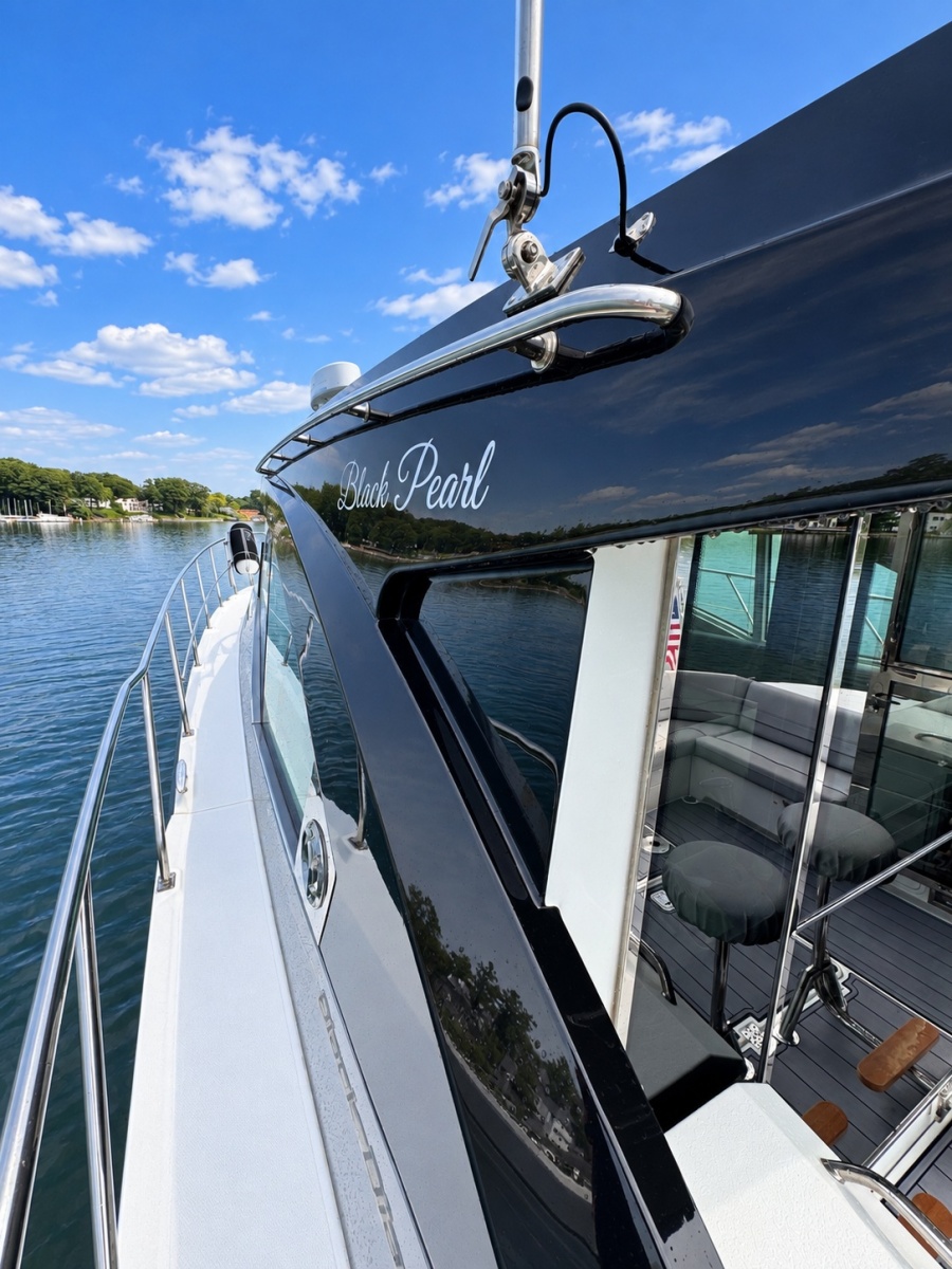 2016 Cruisers Yachts 45 Cantius
