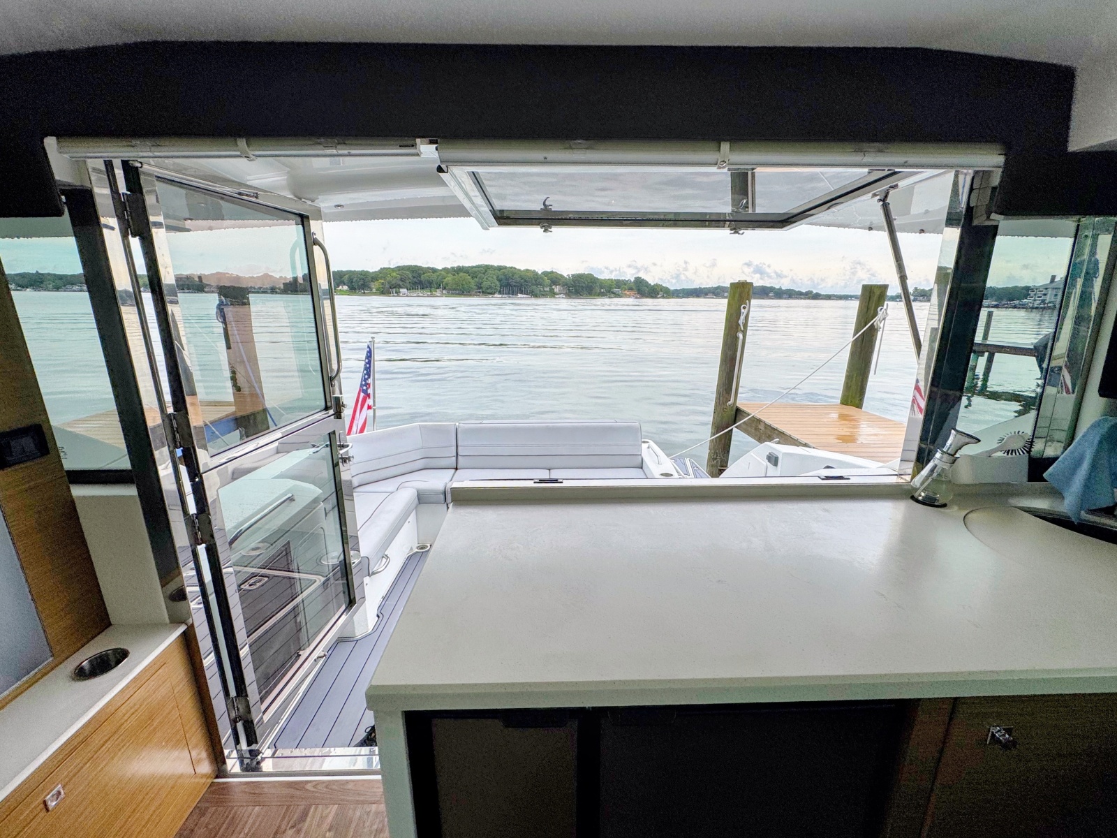 2016 Cruisers Yachts 45 Cantius