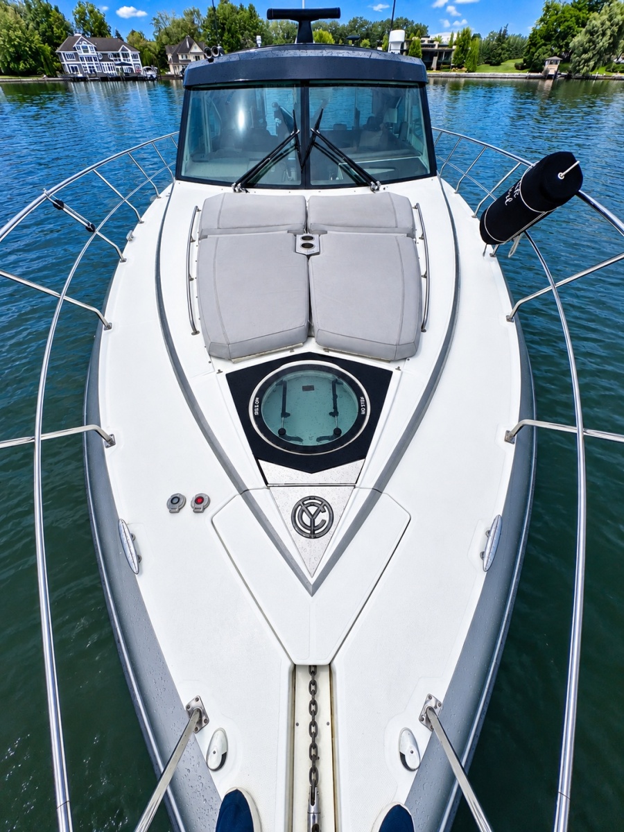 2016 Cruisers Yachts 45 Cantius