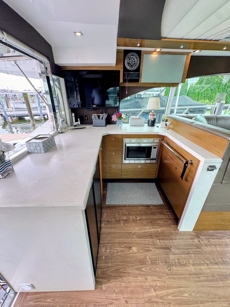 2016 Cruisers Yachts 45 Cantius