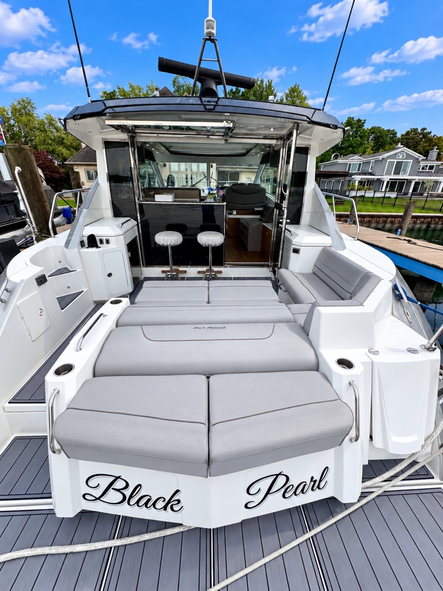 2016 Cruisers Yachts 45 Cantius