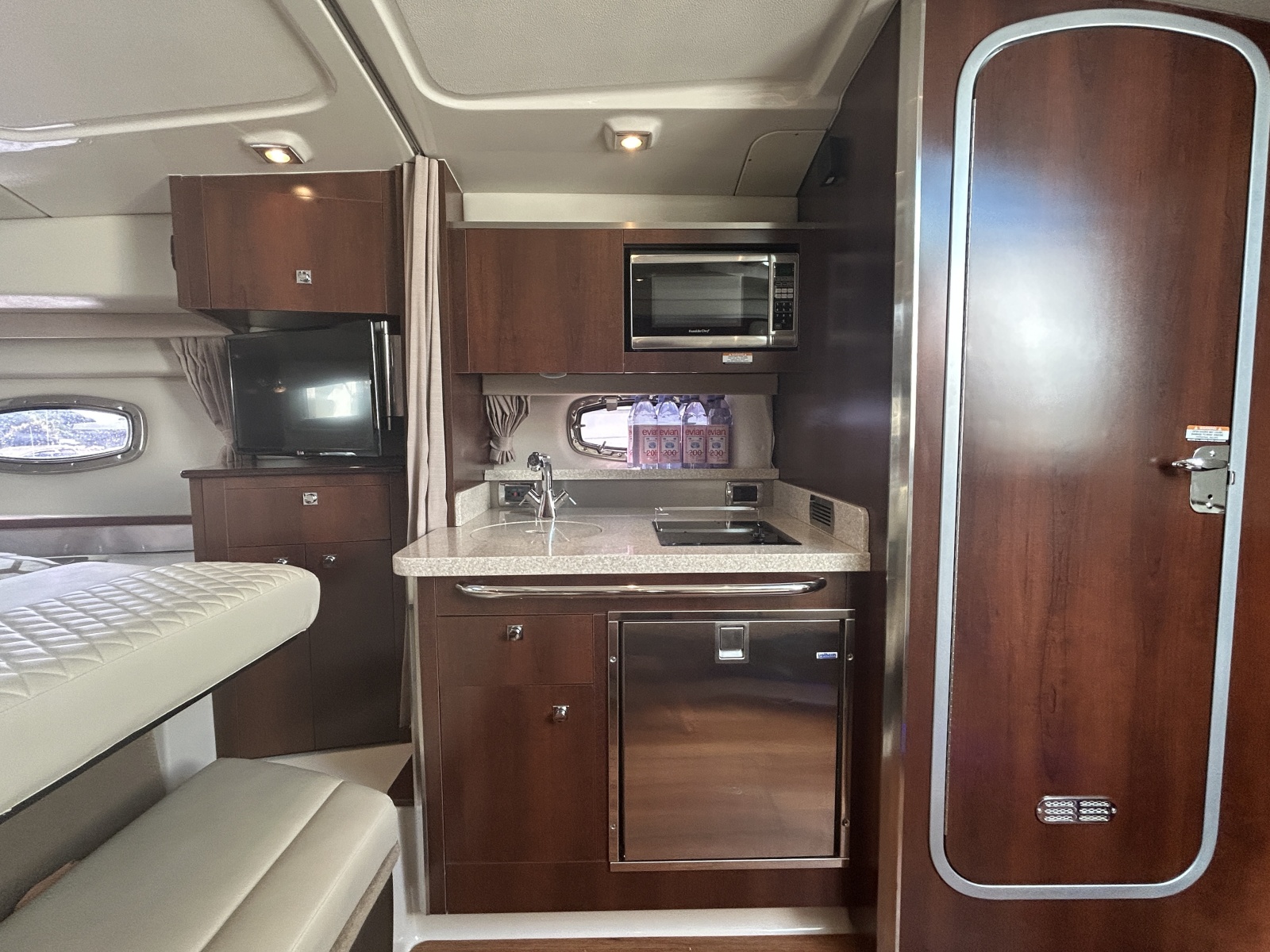 2015 Chaparral 310 Signature