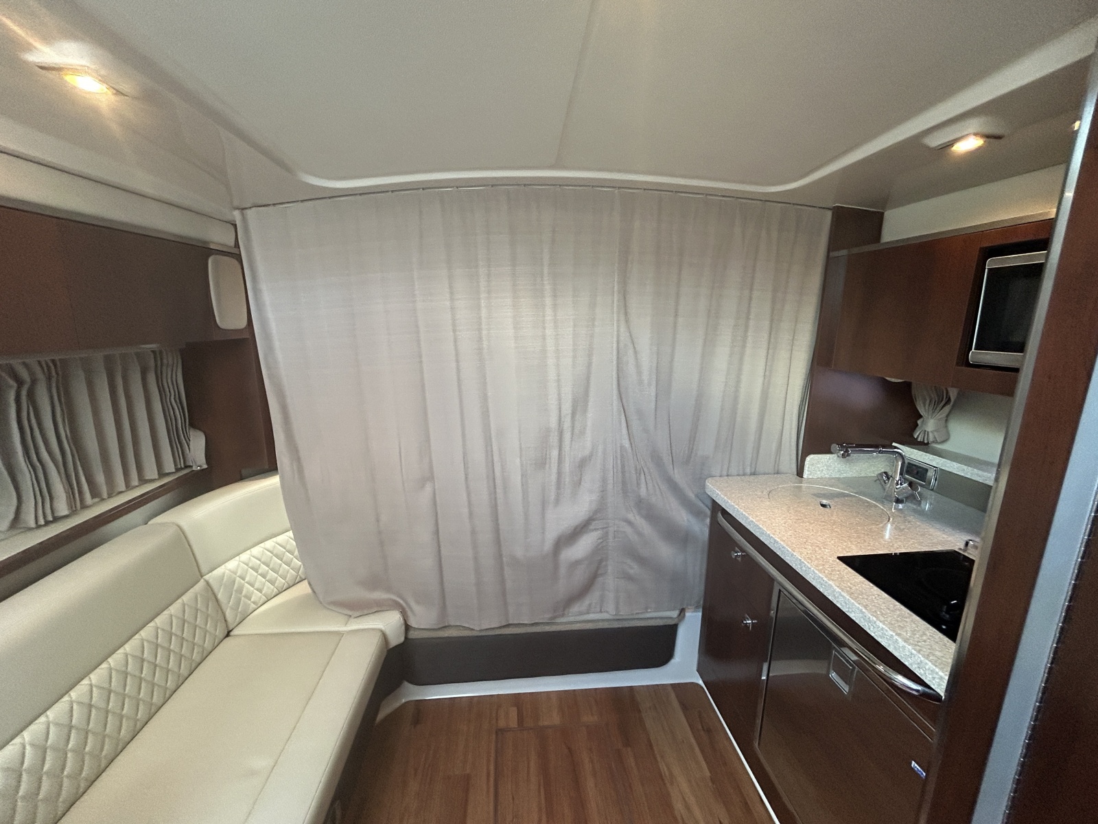 2015 Chaparral 310 Signature