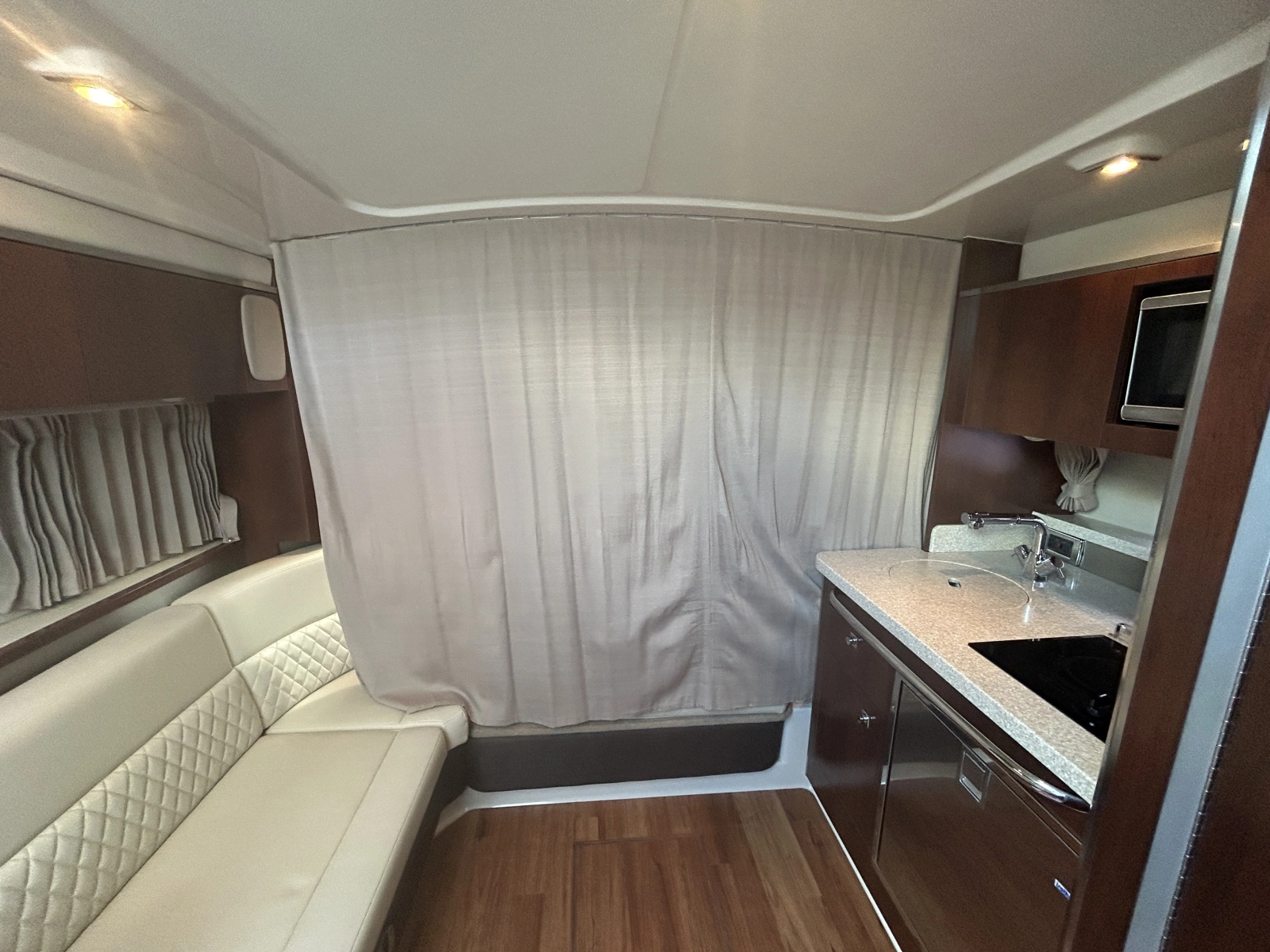 2015 Chaparral 310 Signature