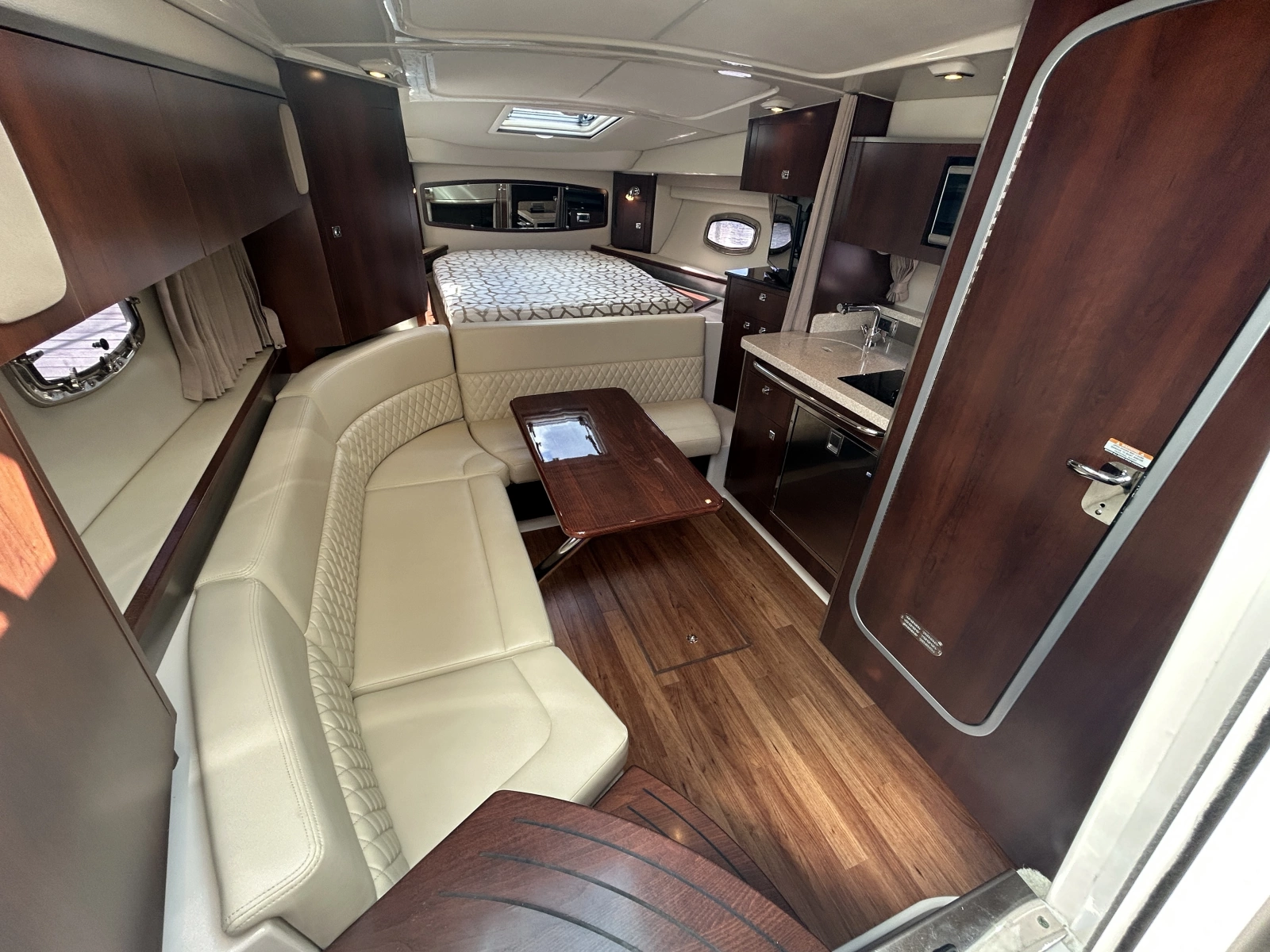 2015 Chaparral 310 Signature
