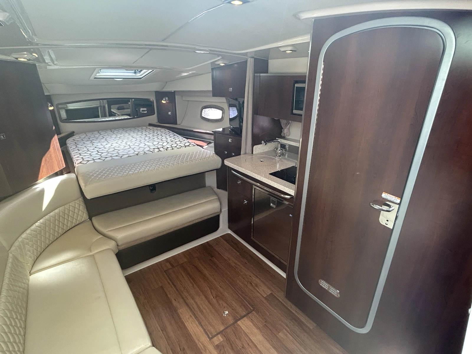 2015 Chaparral 310 Signature
