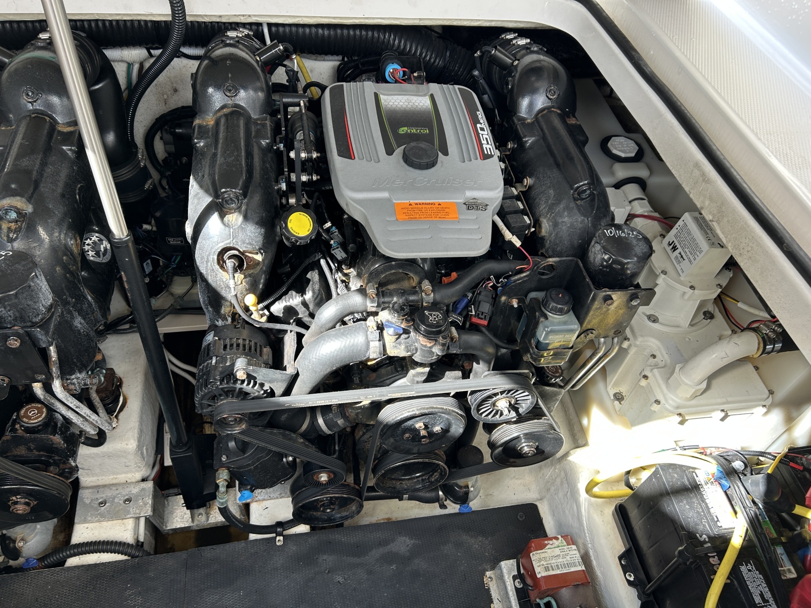 2015 Chaparral 310 Signature