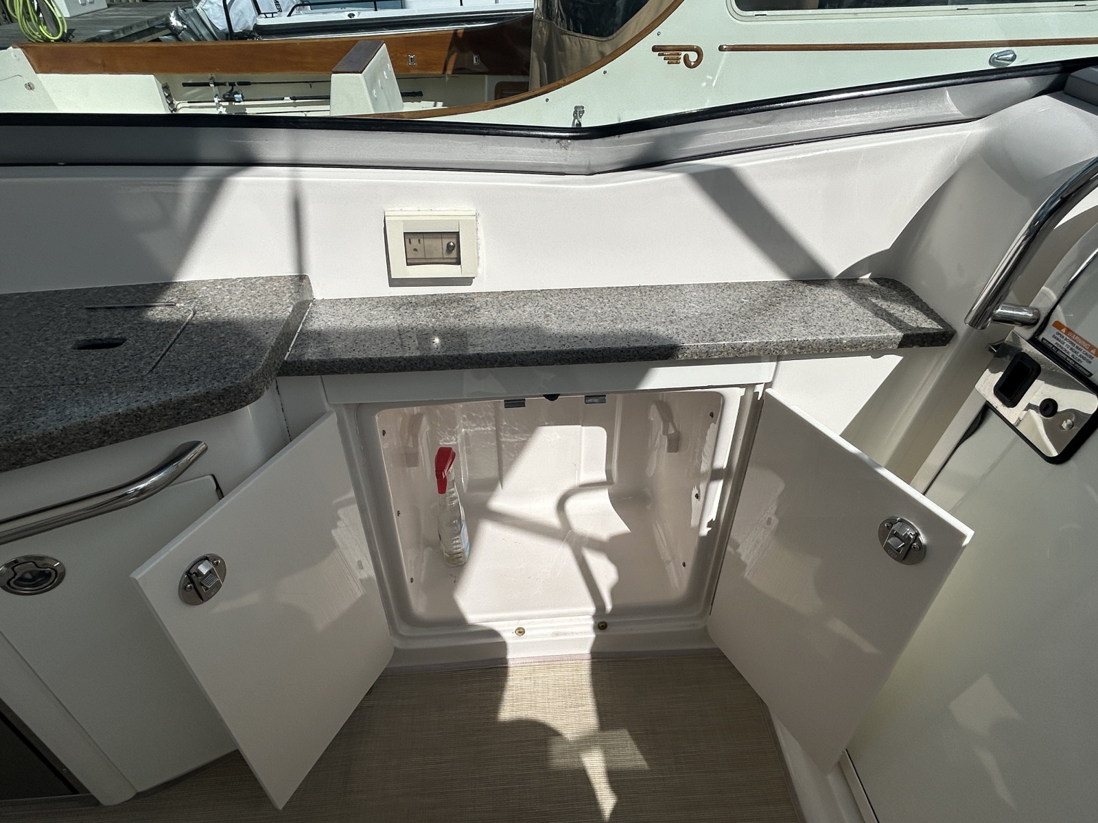 2015 Chaparral 310 Signature