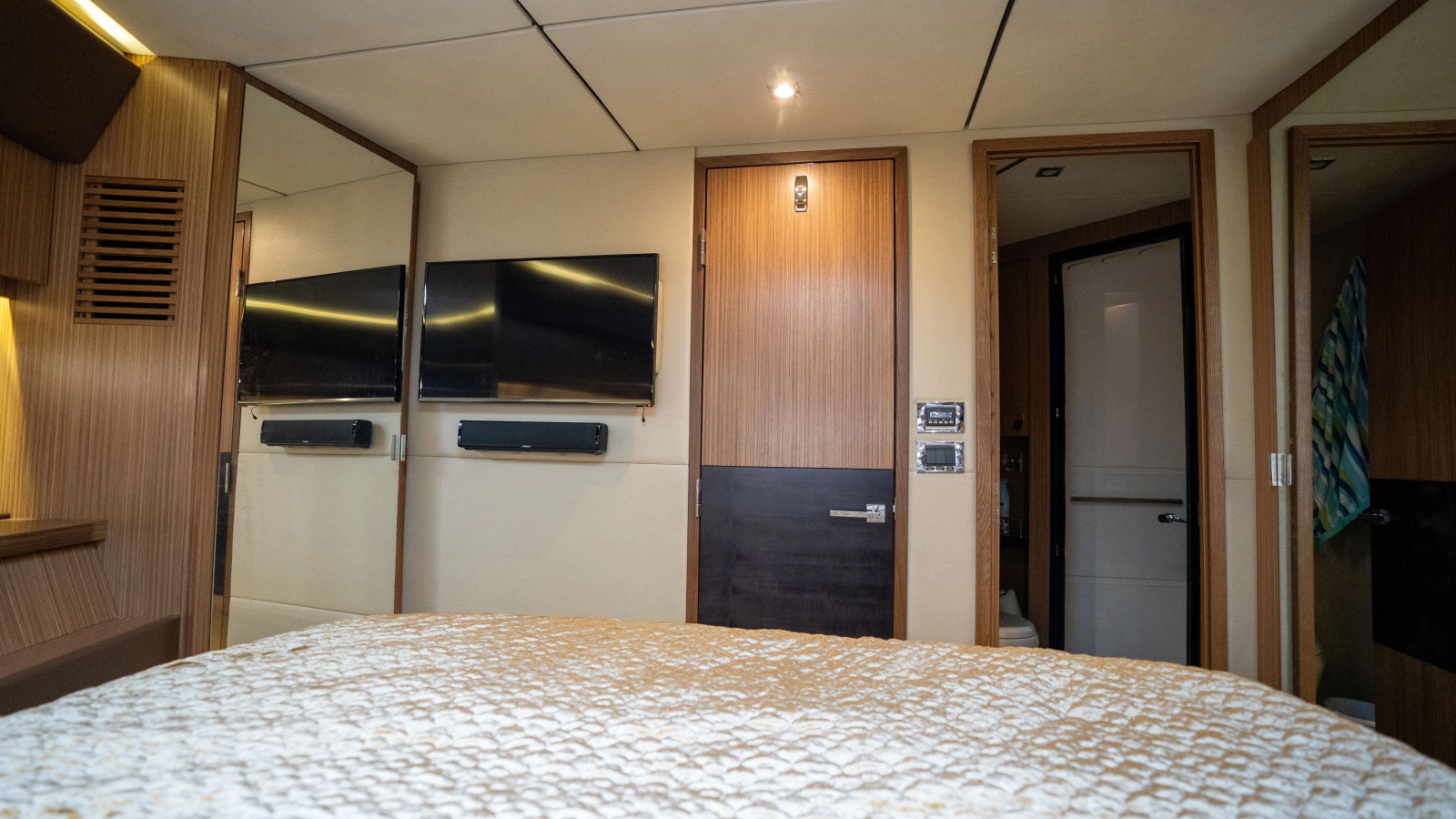 2016 Sea Ray L590