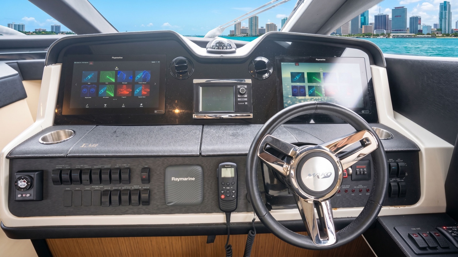 2016 Sea Ray L590