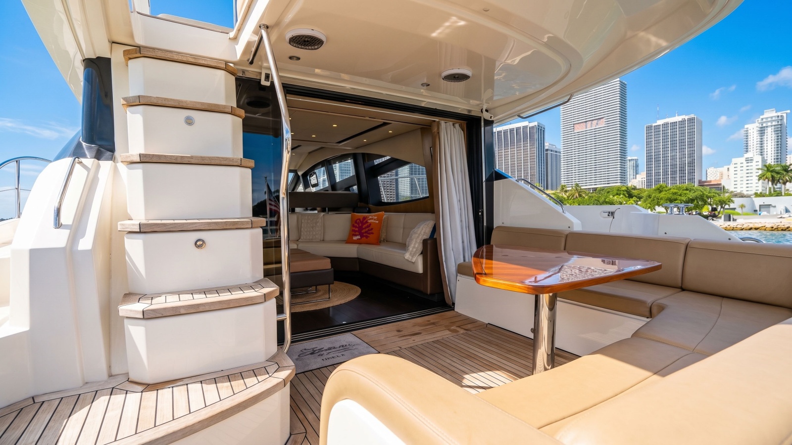 2016 Sea Ray L590