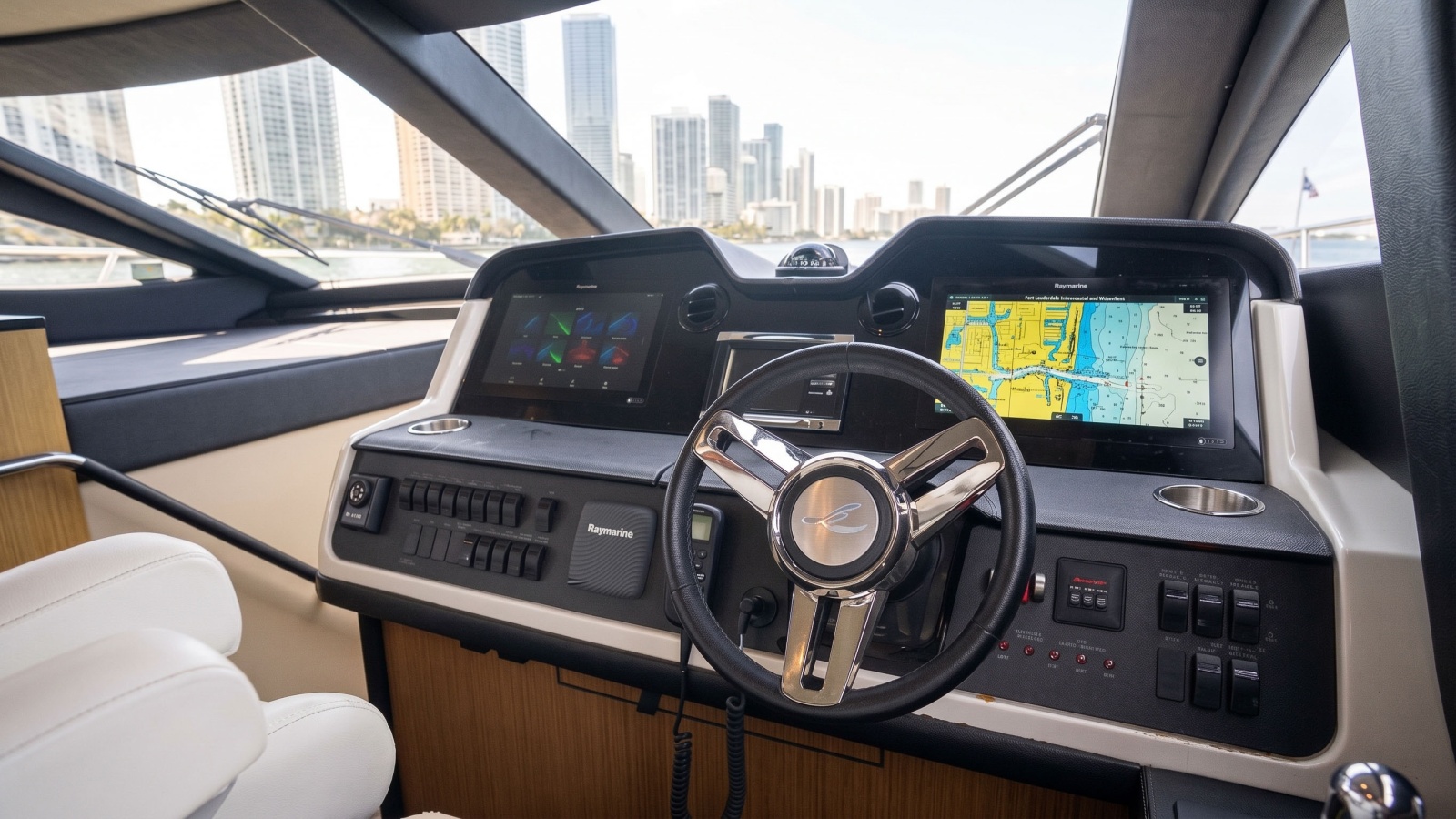 2016 Sea Ray L590