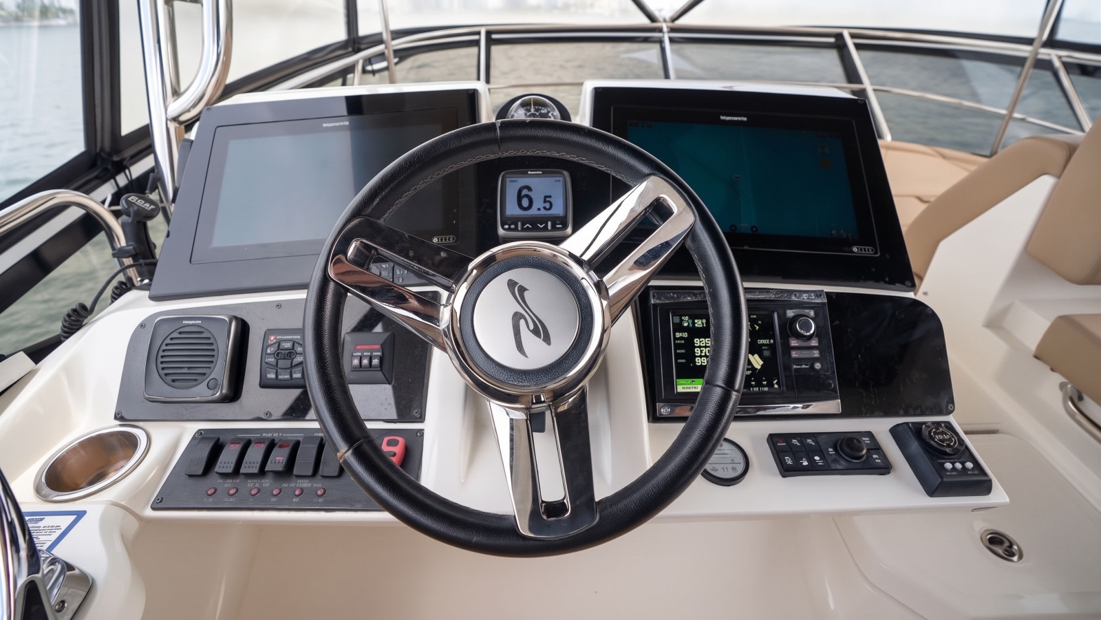 2016 Sea Ray L590