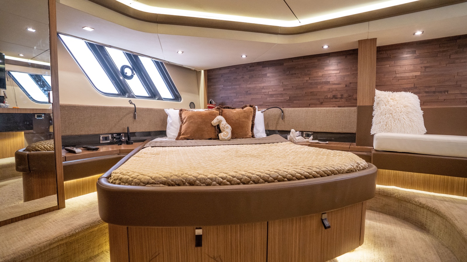 2016 Sea Ray L590