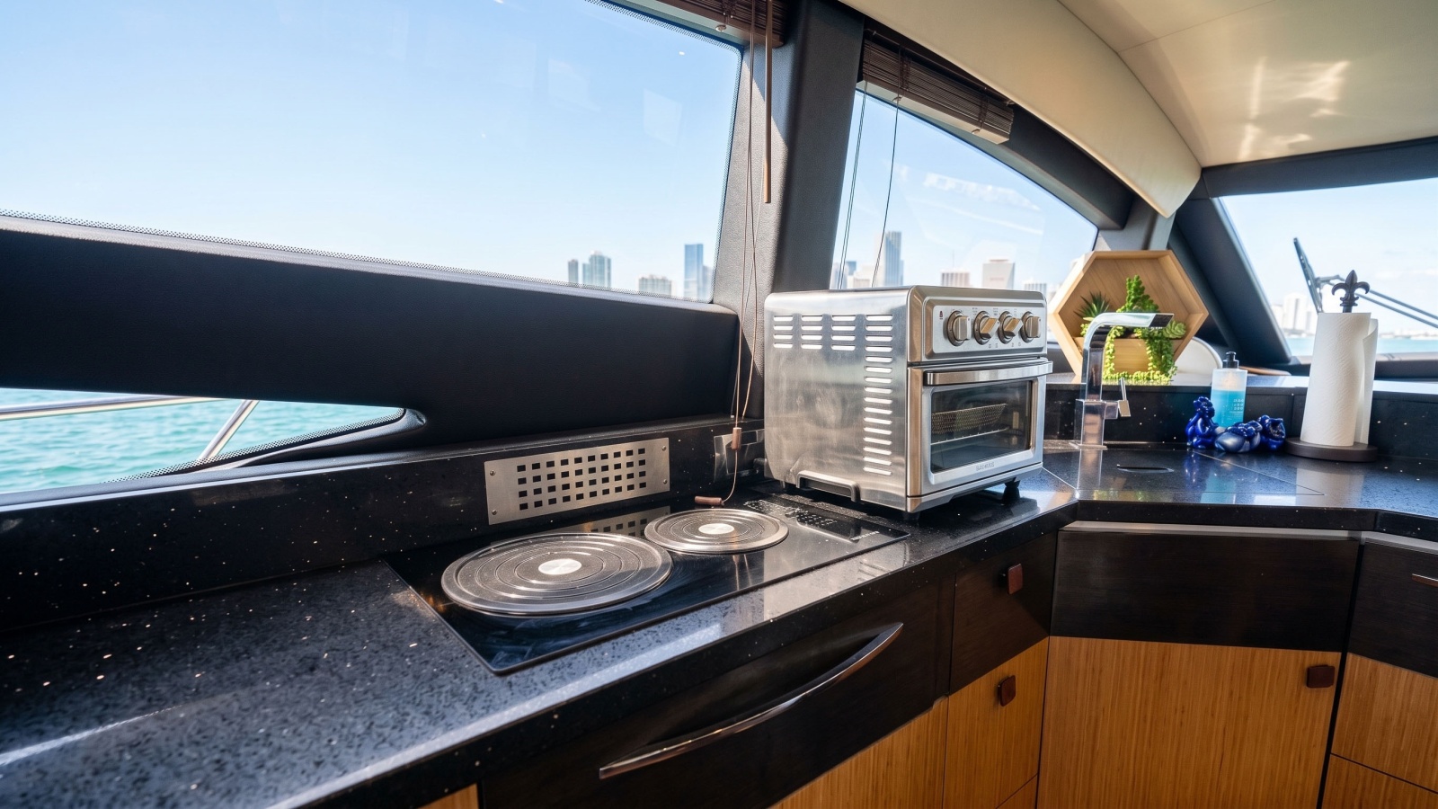 2016 Sea Ray L590