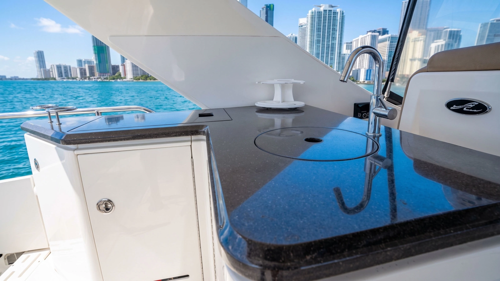 2016 Sea Ray L590