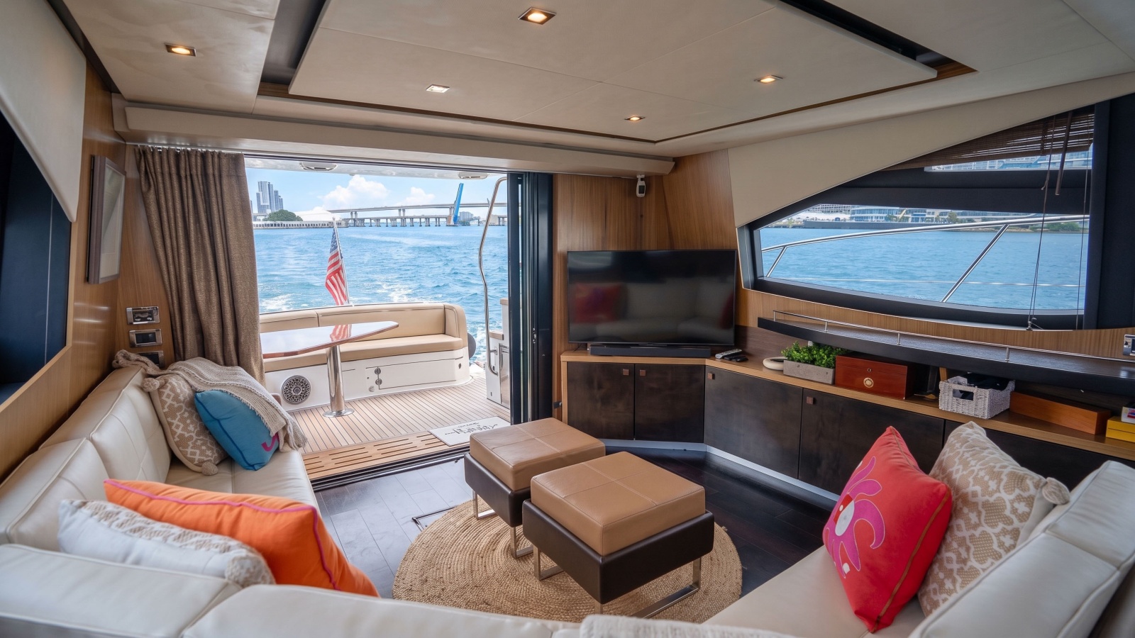 2016 Sea Ray L590