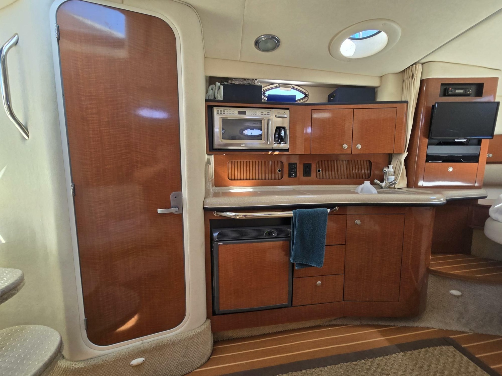 2005 Sea Ray 320 Sundancer