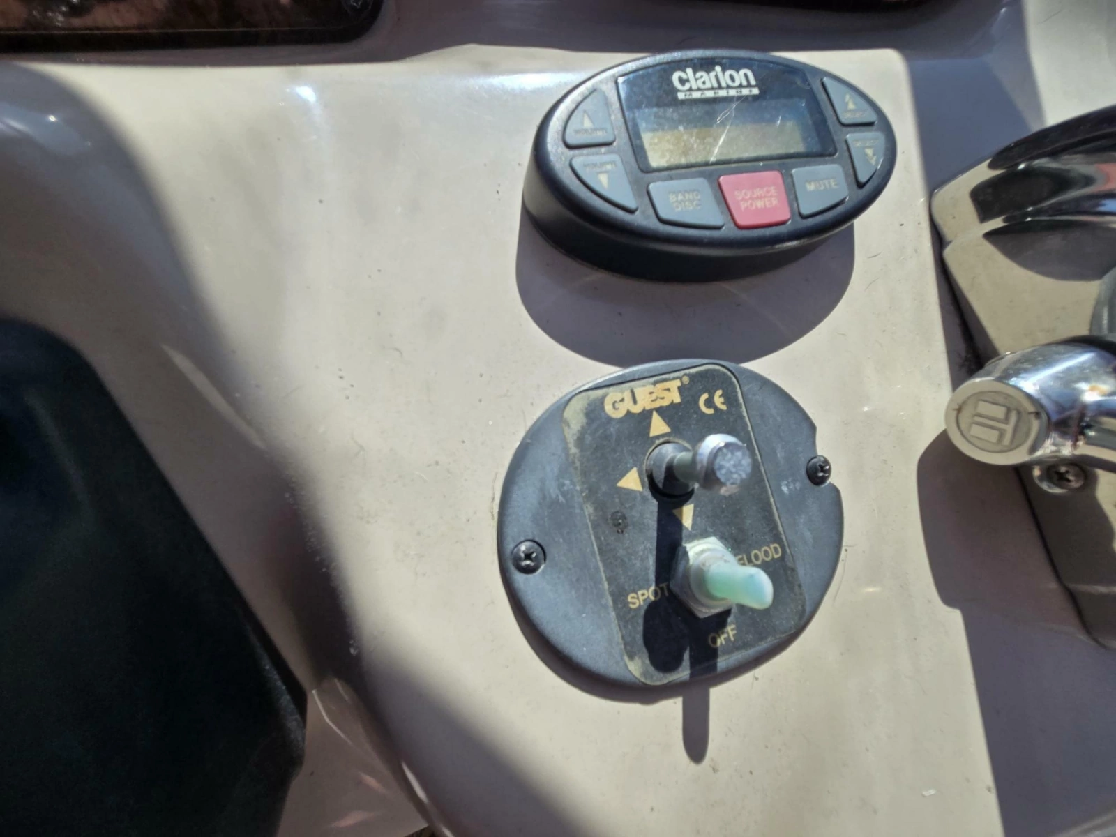 2005 Sea Ray 320 Sundancer