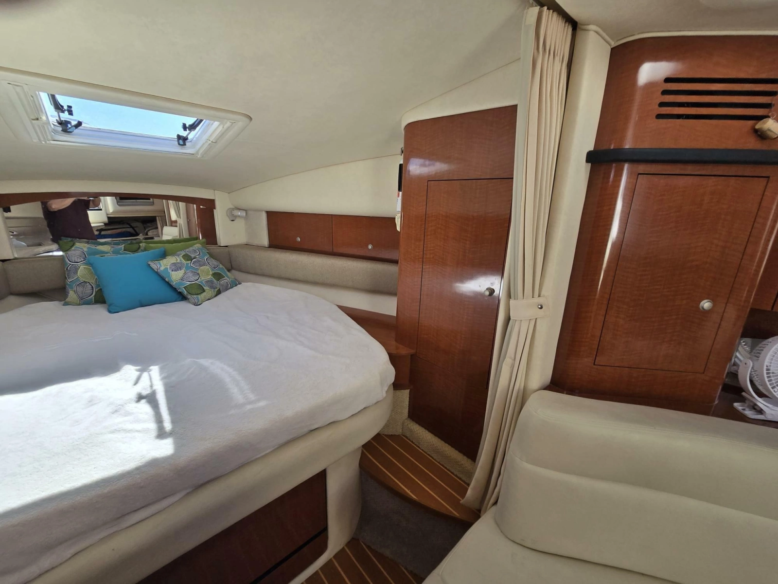 2005 Sea Ray 320 Sundancer