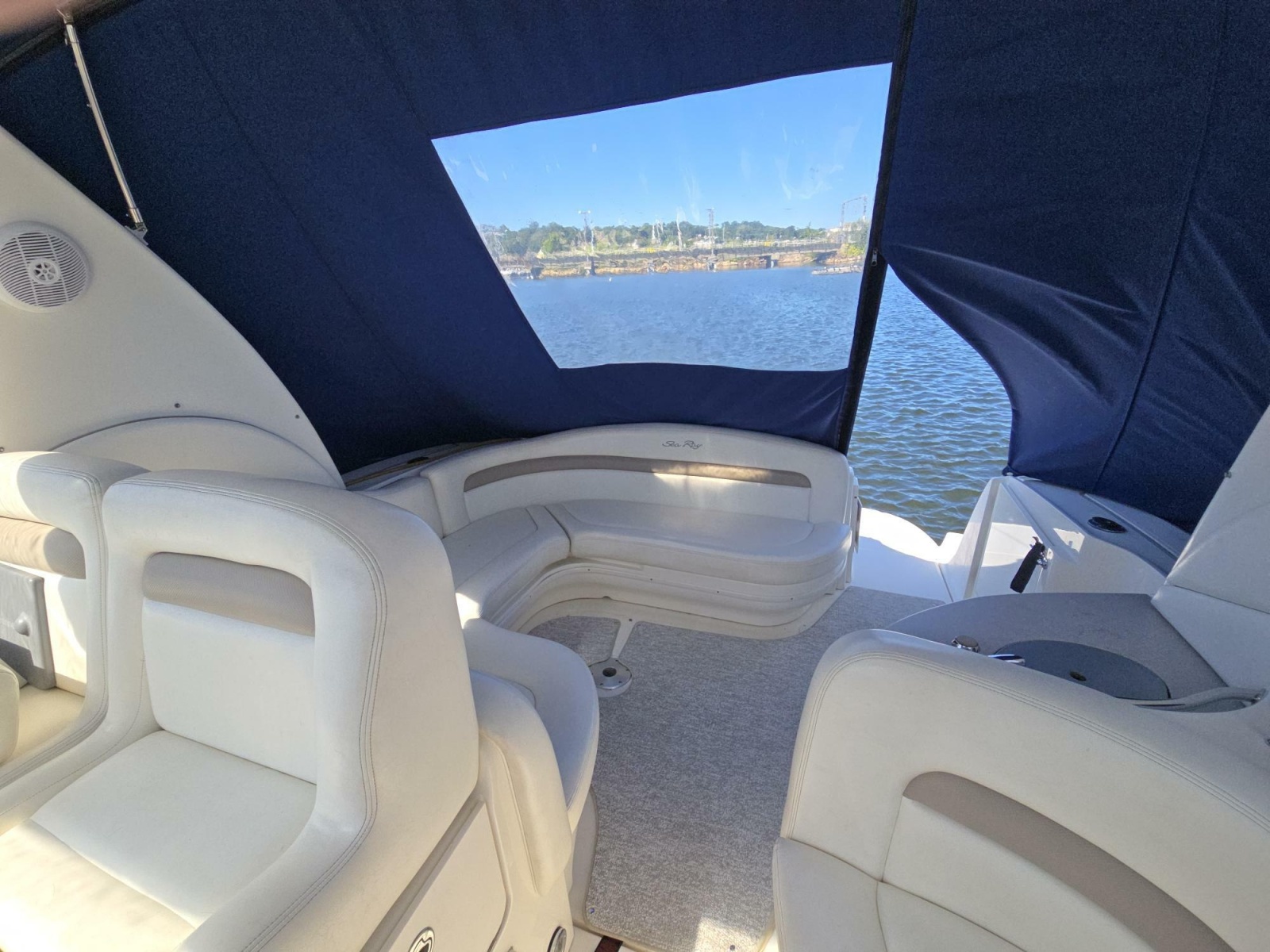 2005 Sea Ray 320 Sundancer