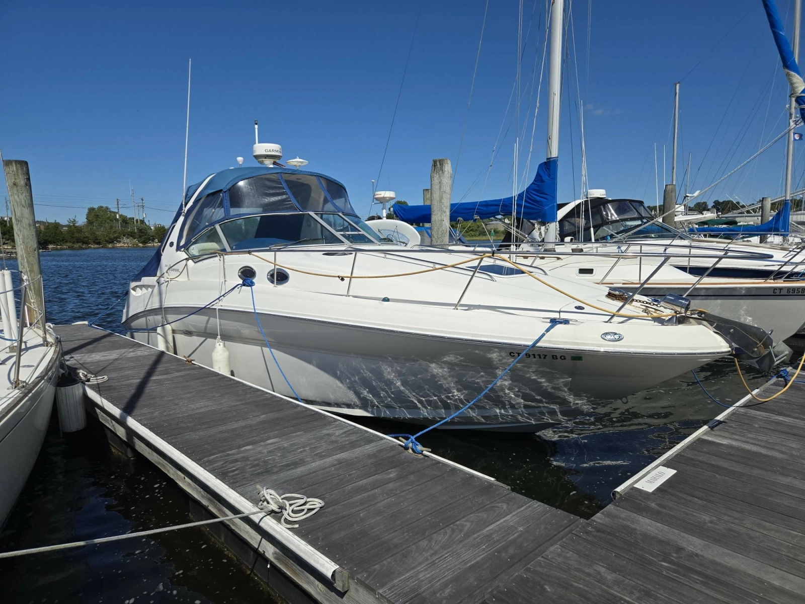 2005 Sea Ray 320 Sundancer