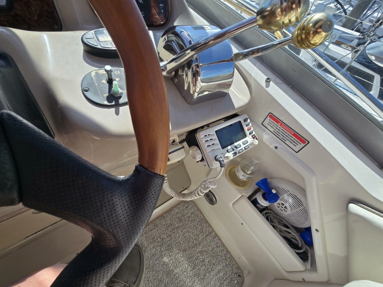 2005 Sea Ray 320 Sundancer