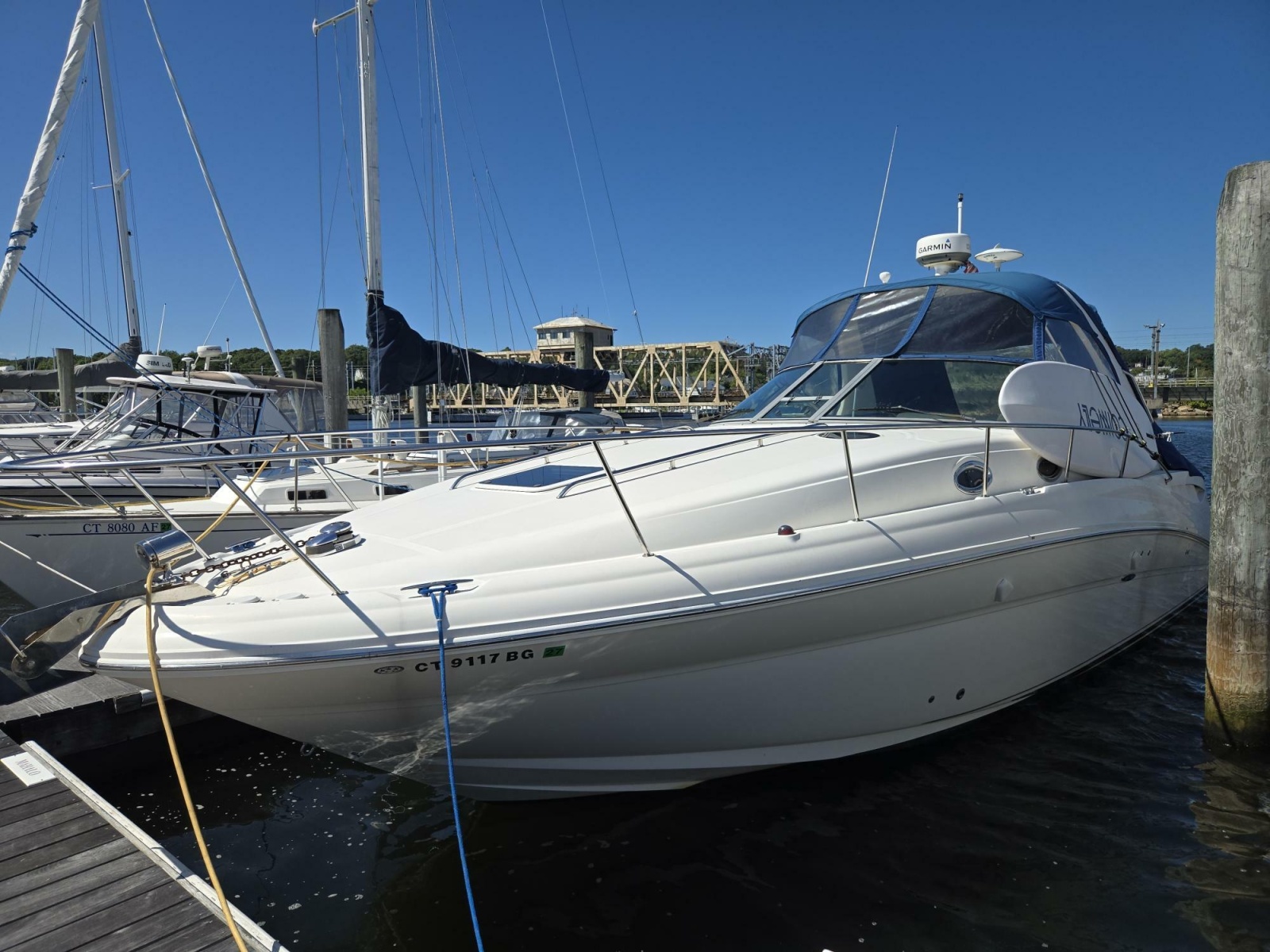 2005 Sea Ray 320 Sundancer