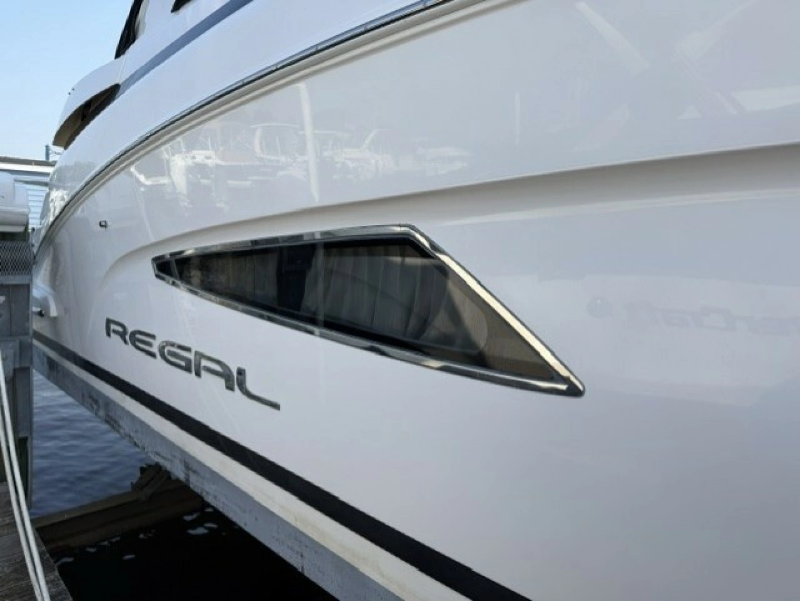 32ft Regal Yacht For Sale