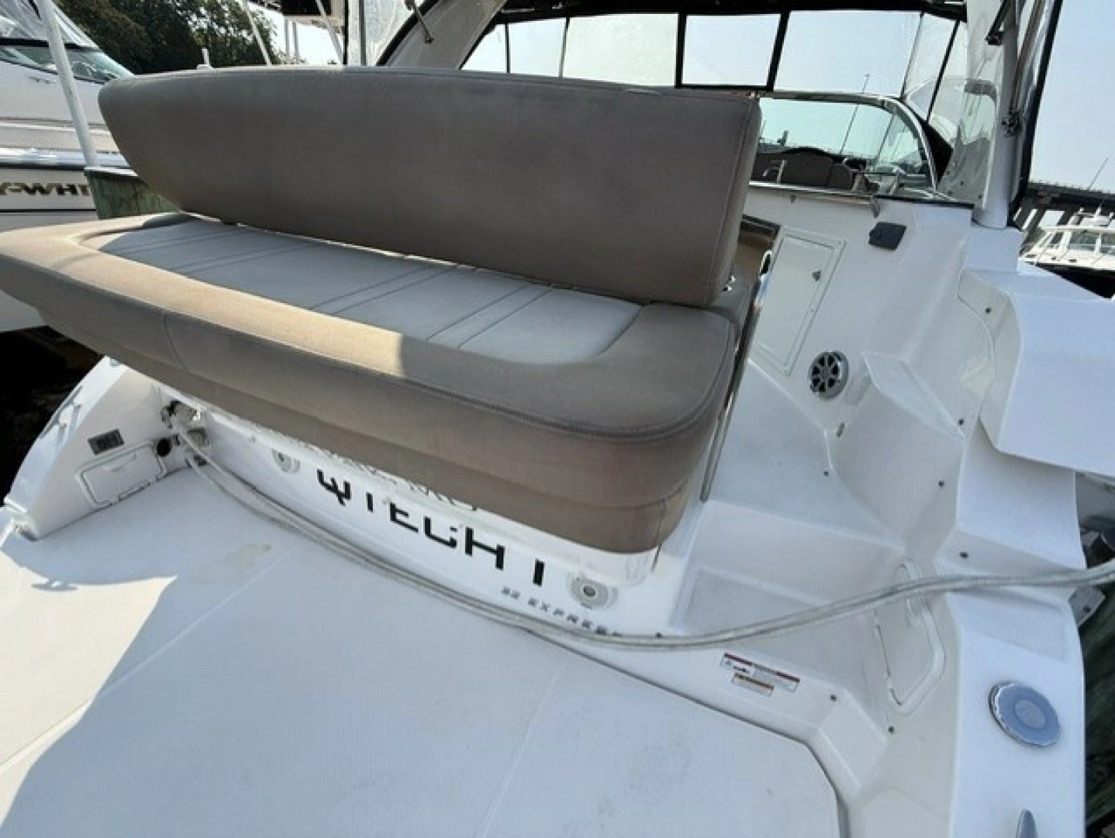 32ft Regal Yacht For Sale