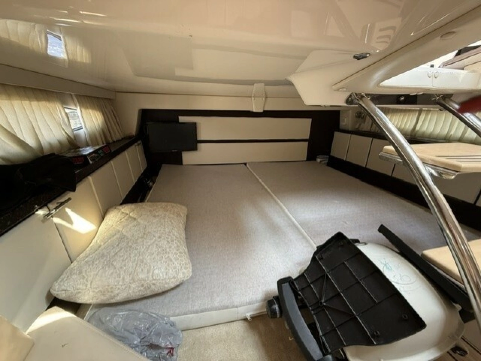 32ft Regal Yacht For Sale