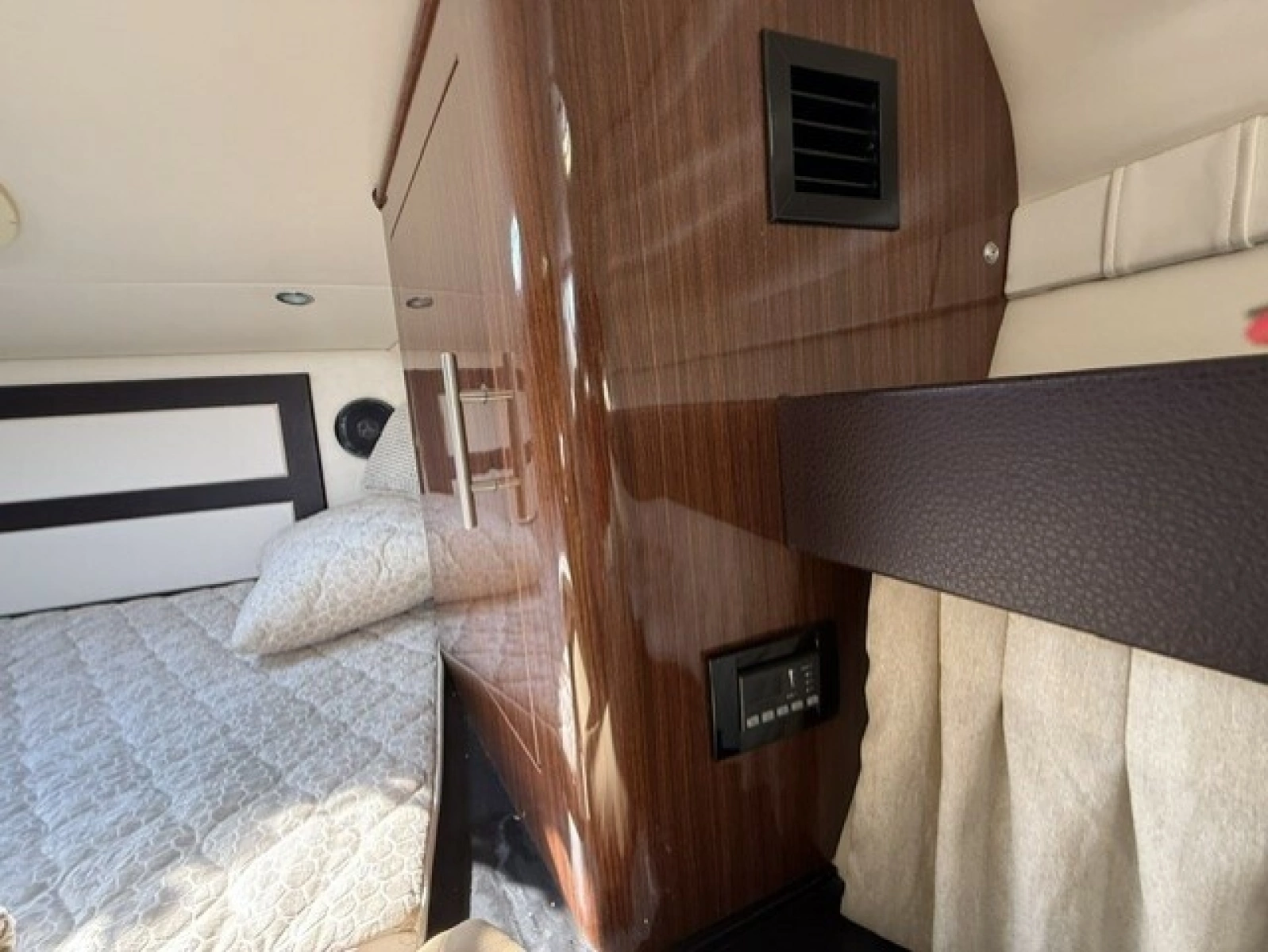 32ft Regal Yacht For Sale
