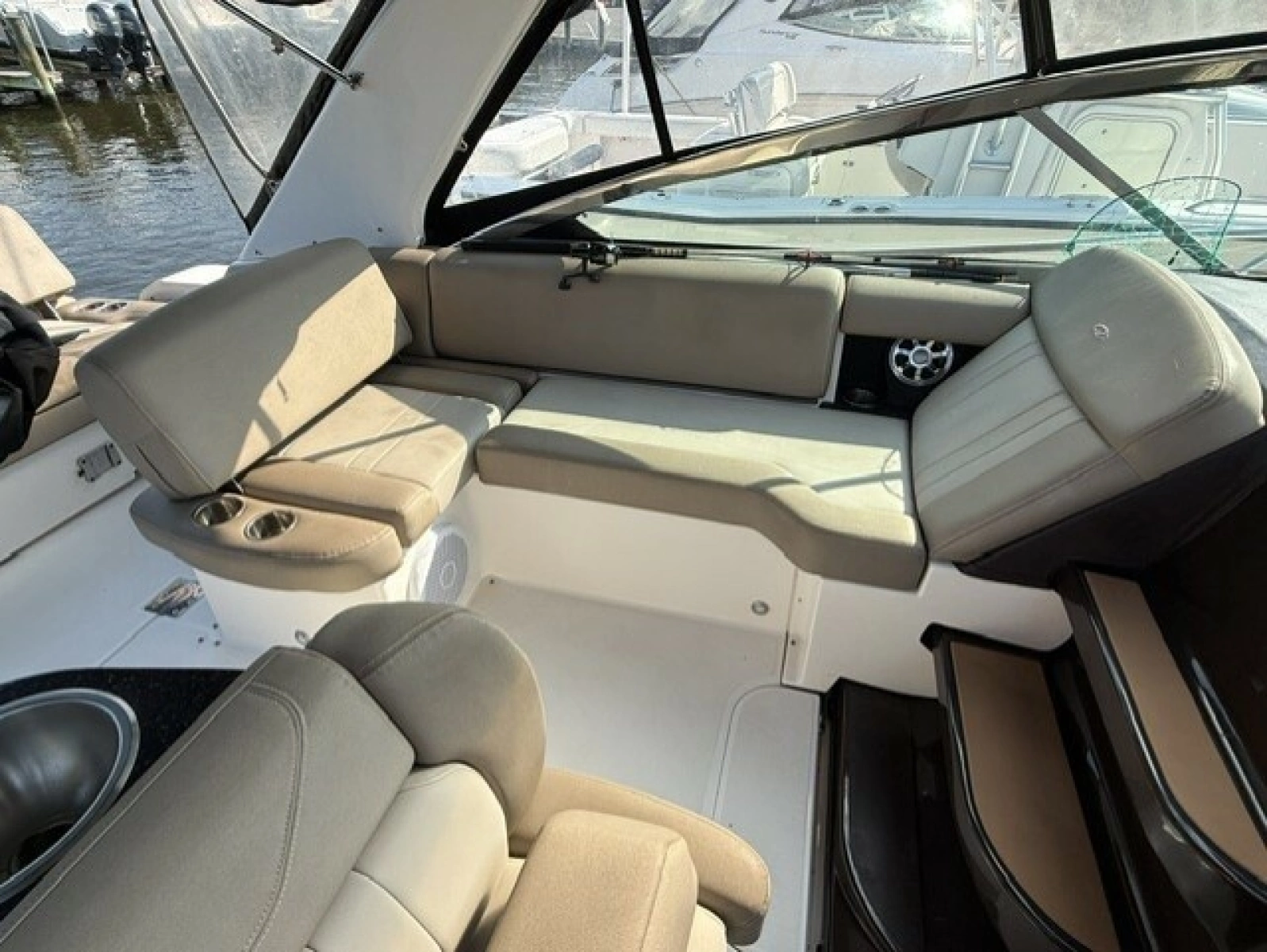 32ft Regal Yacht For Sale
