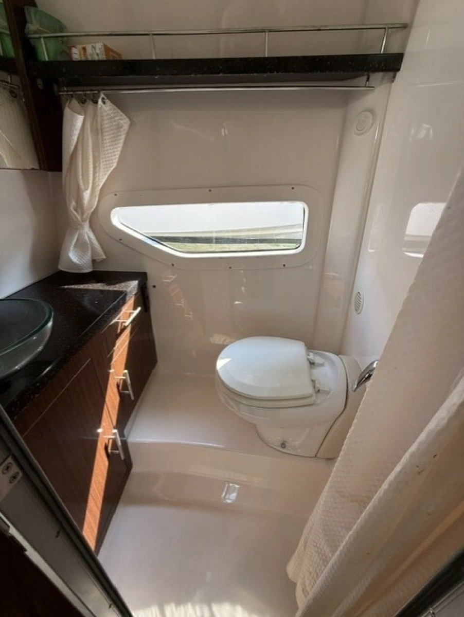 32ft Regal Yacht For Sale