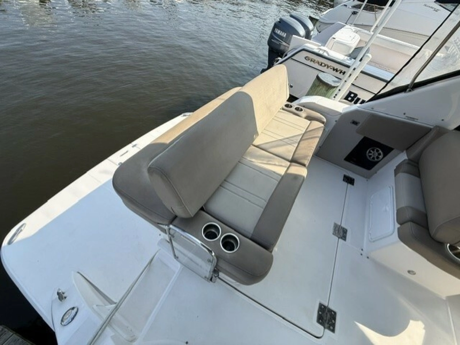 32ft Regal Yacht For Sale