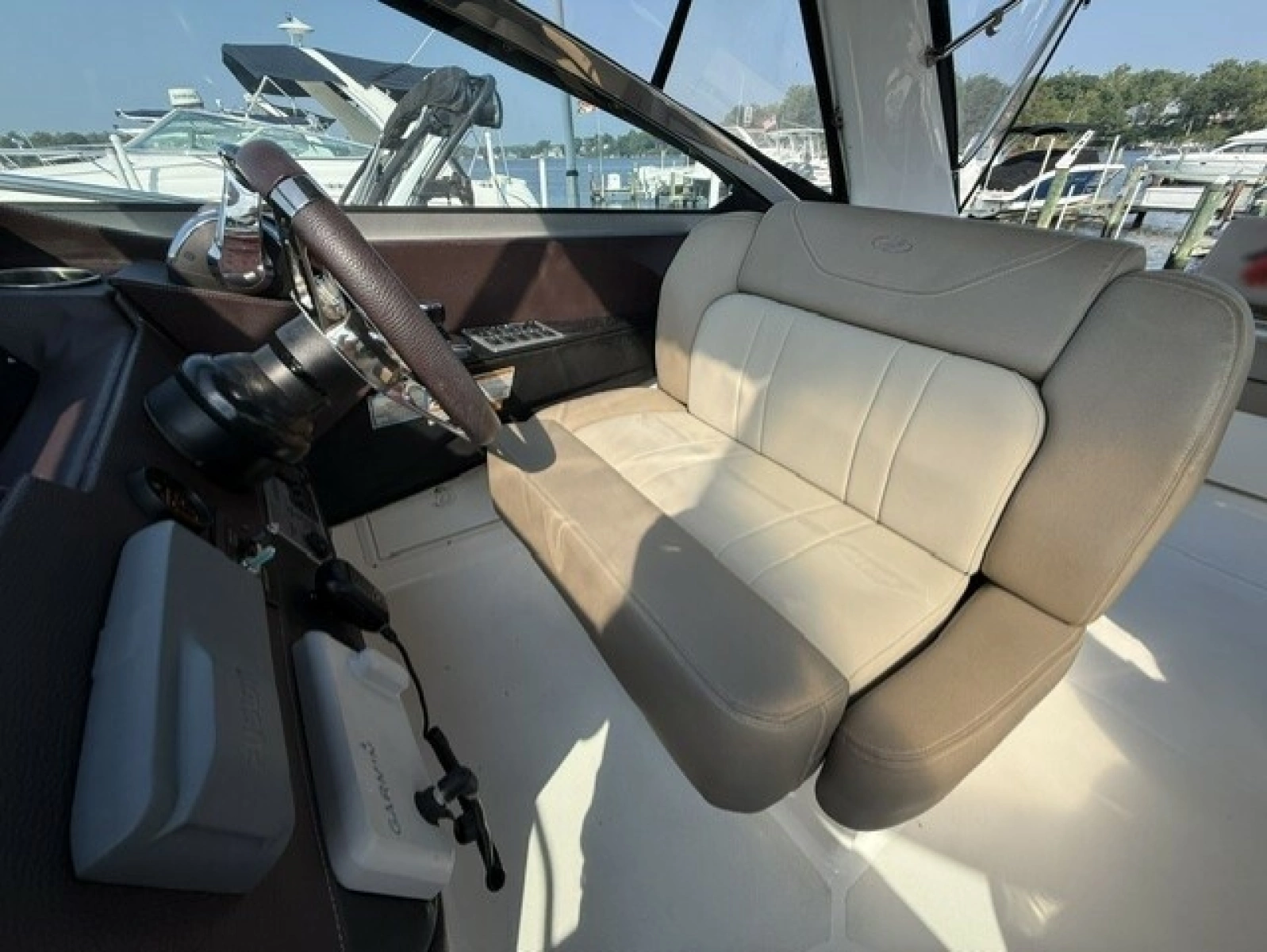 32ft Regal Yacht For Sale