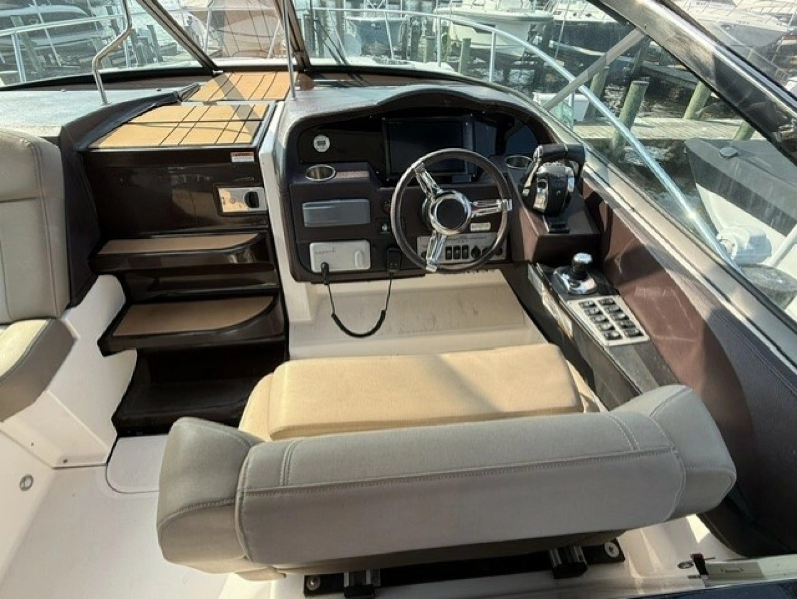 32ft Regal Yacht For Sale
