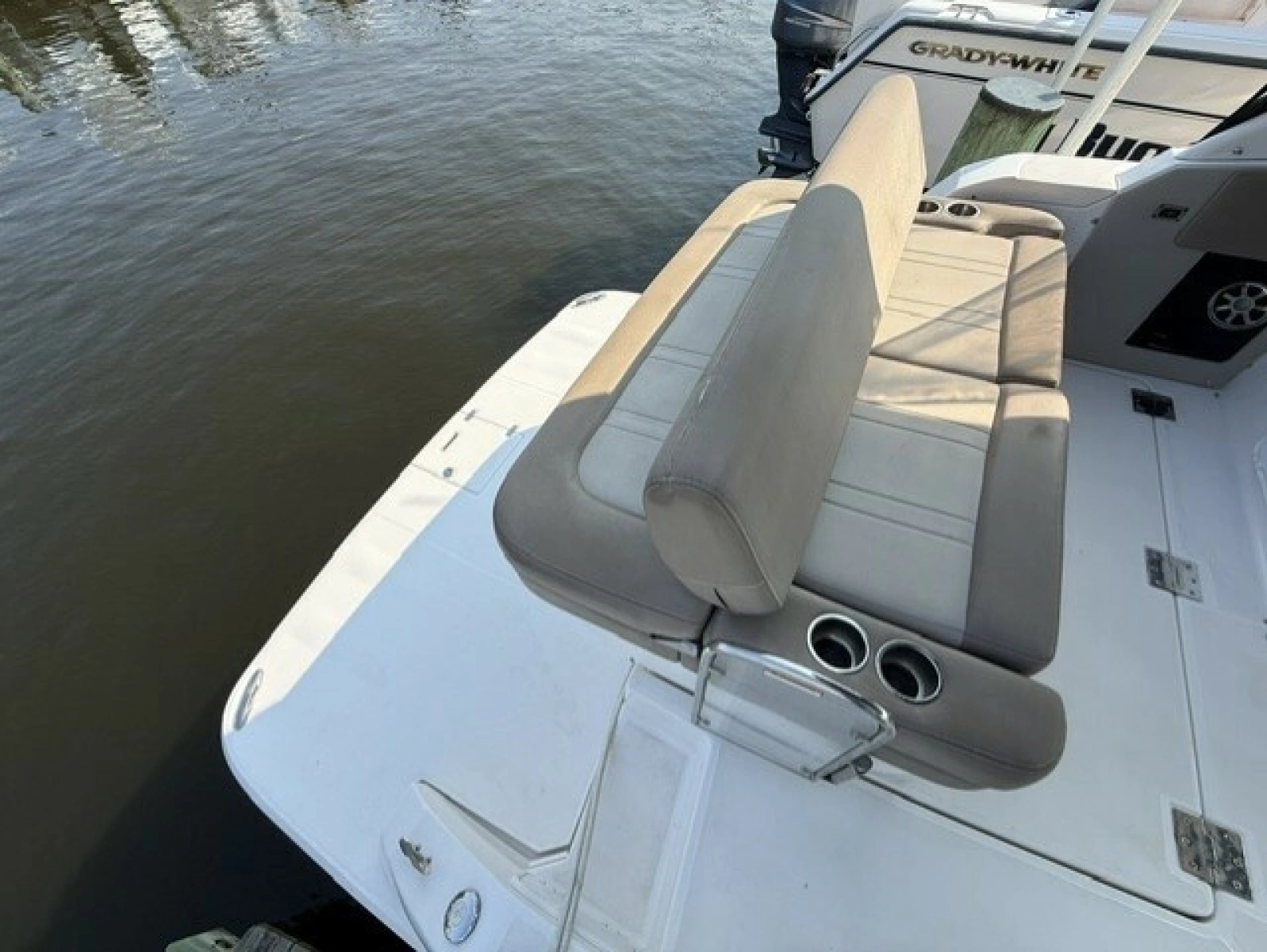 32ft Regal Yacht For Sale