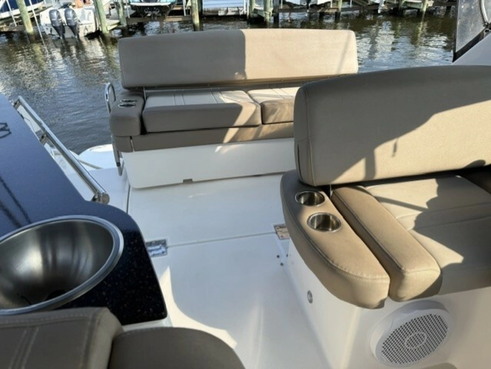 32ft Regal Yacht For Sale