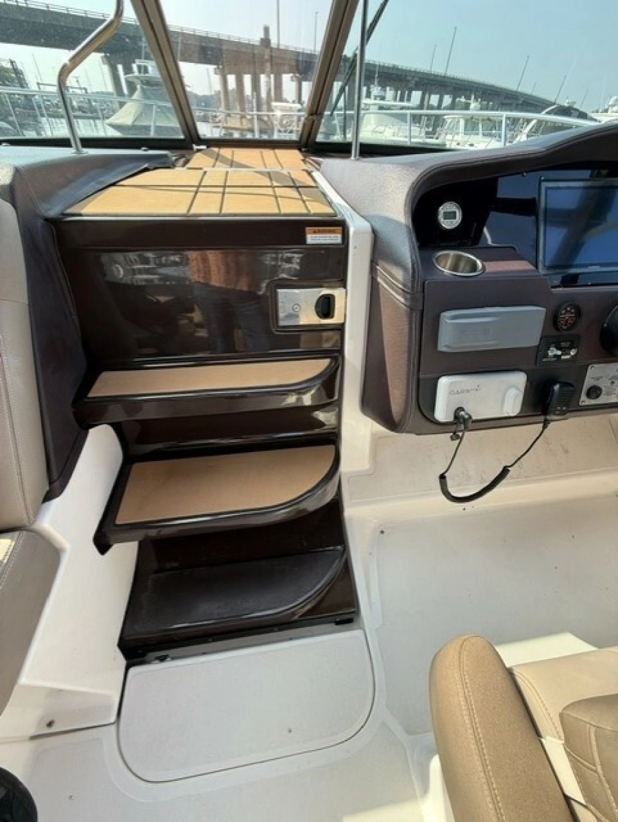 32ft Regal Yacht For Sale