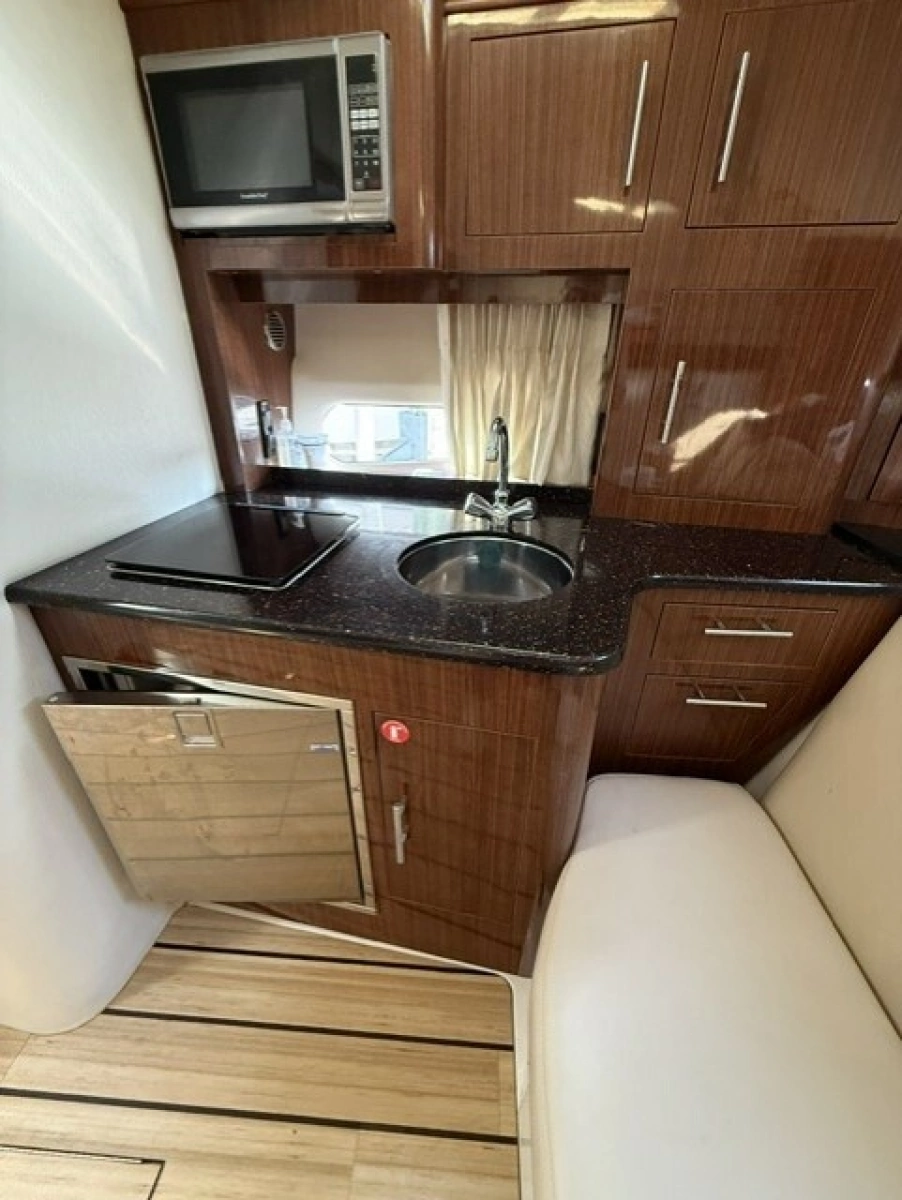 32ft Regal Yacht For Sale