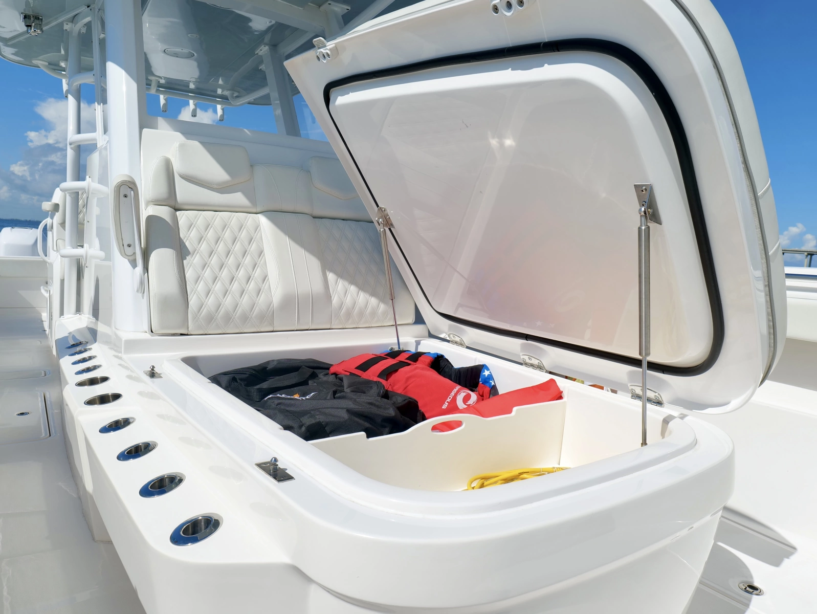 2022 Invincible 33 Catamaran