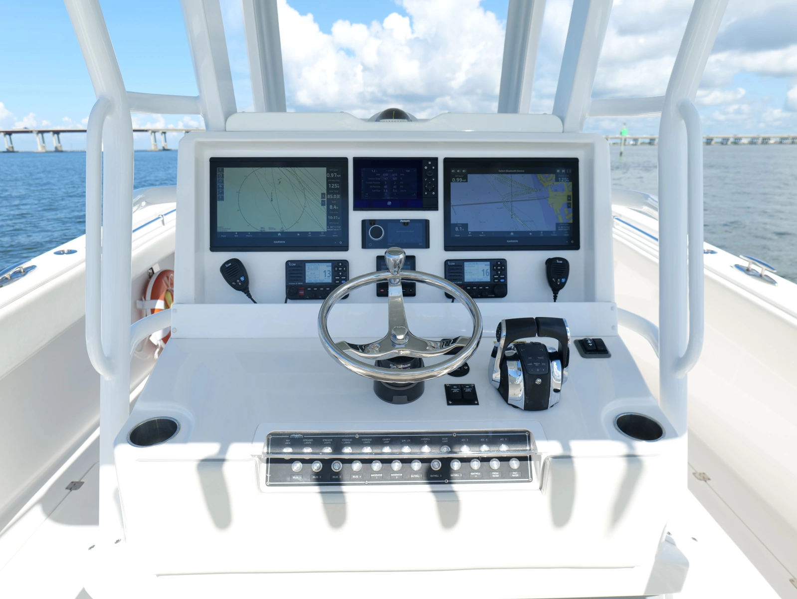 2022 Invincible 33 Catamaran