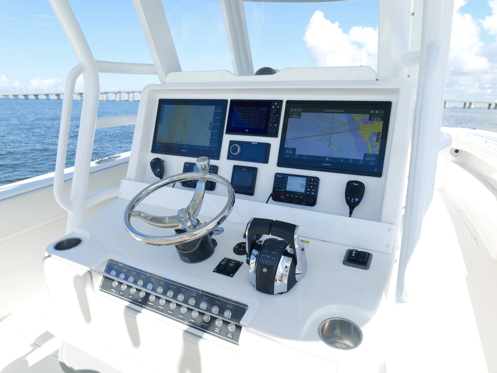 2022 Invincible 33 Catamaran