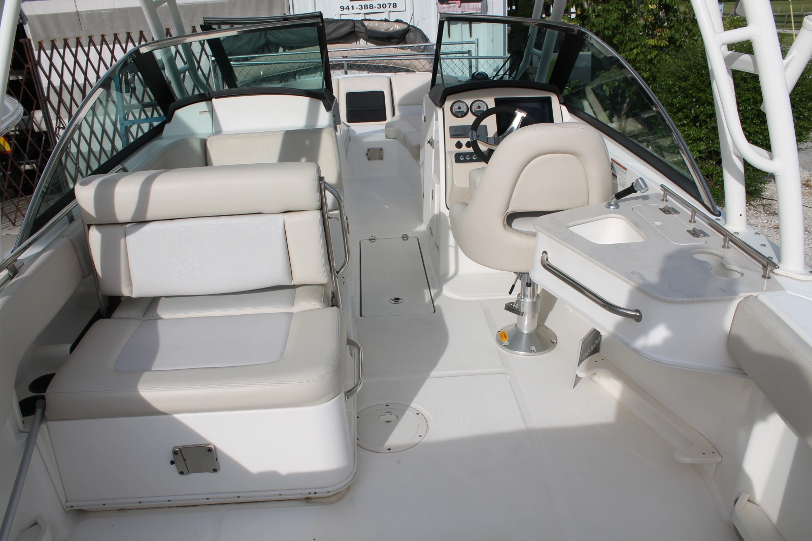 23ft Boston Whaler Yacht For Sale