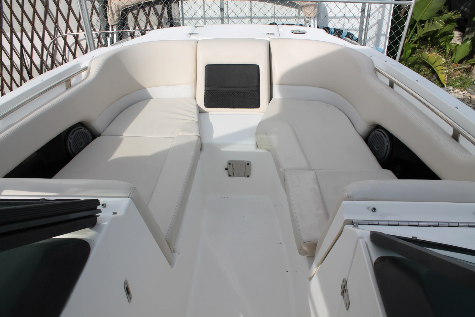 23ft Boston Whaler Yacht For Sale
