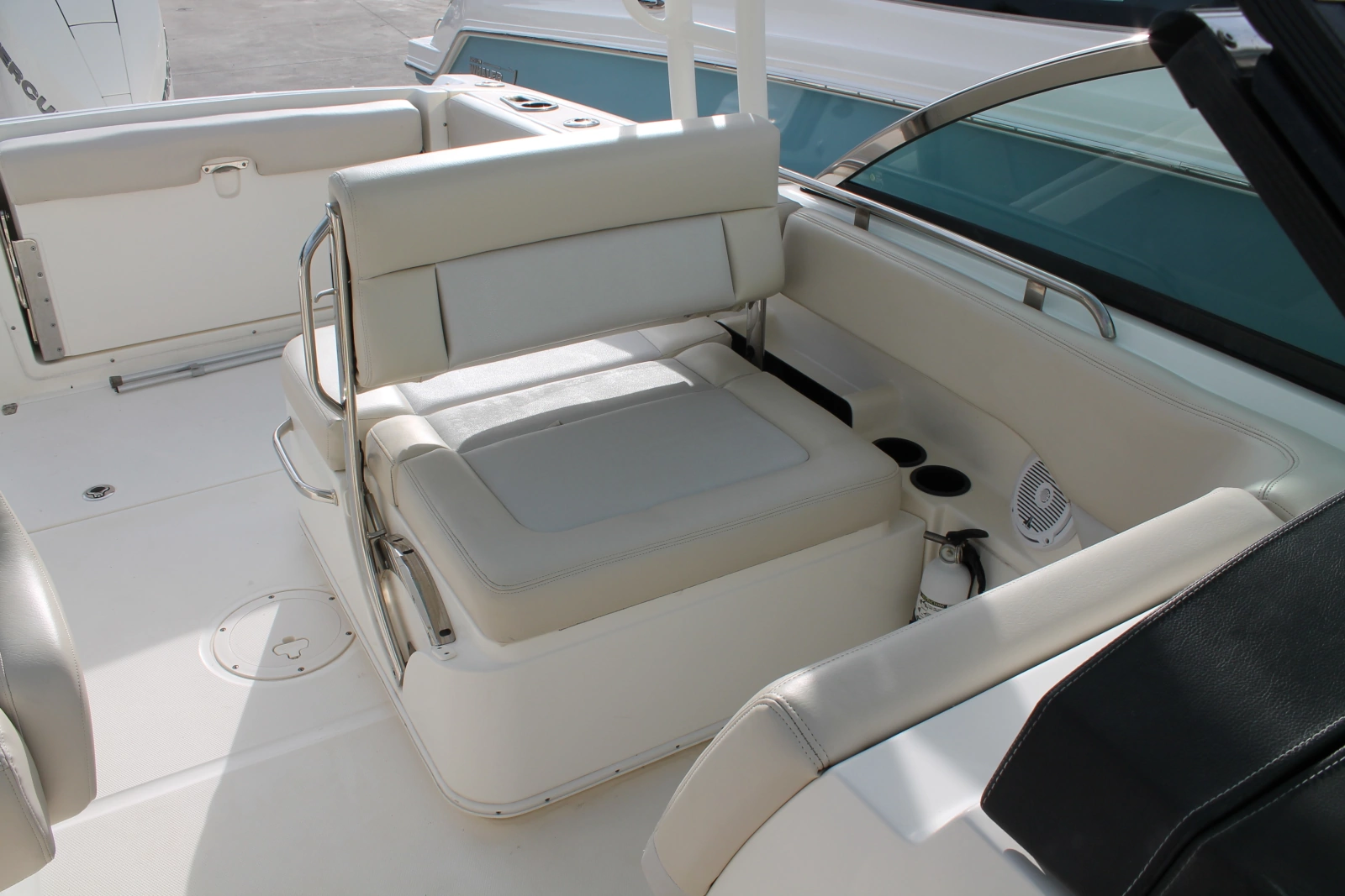23ft Boston Whaler Yacht For Sale