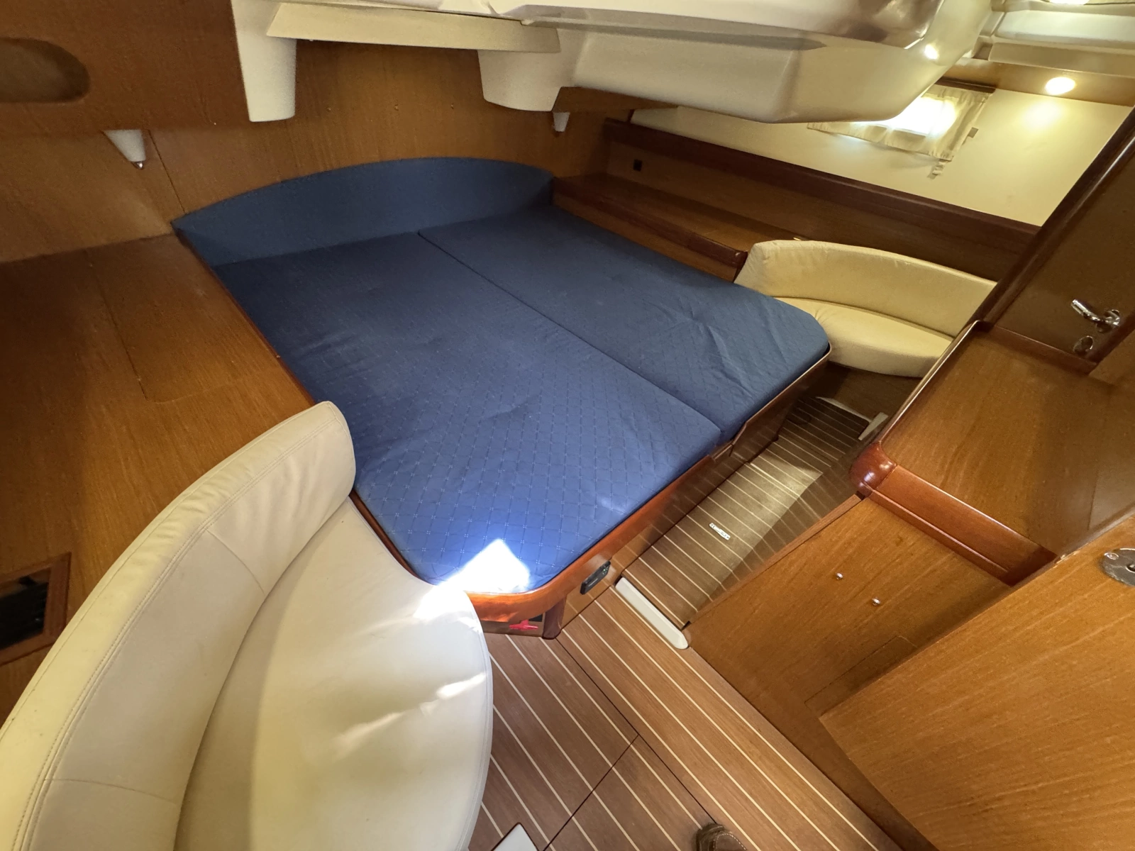 2006 Jeanneau 42DS